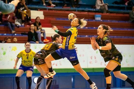 El Guardés juega mejor sus cartas para doblegar al Rocasa a domicilio (Foto TA)